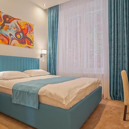 Zoom Rooms Brasov Bagian luar foto