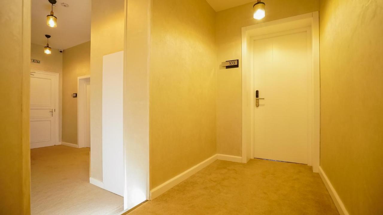 Zoom Rooms Brasov Bagian luar foto