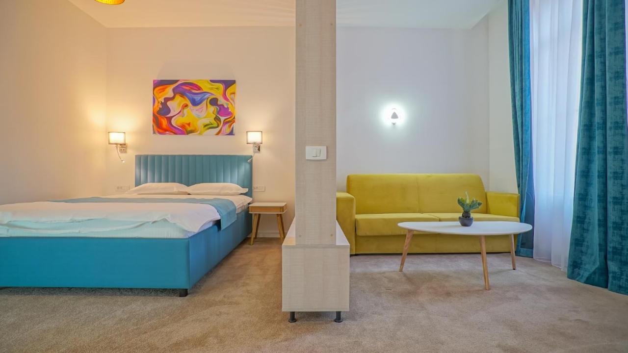 Zoom Rooms Brasov Bagian luar foto