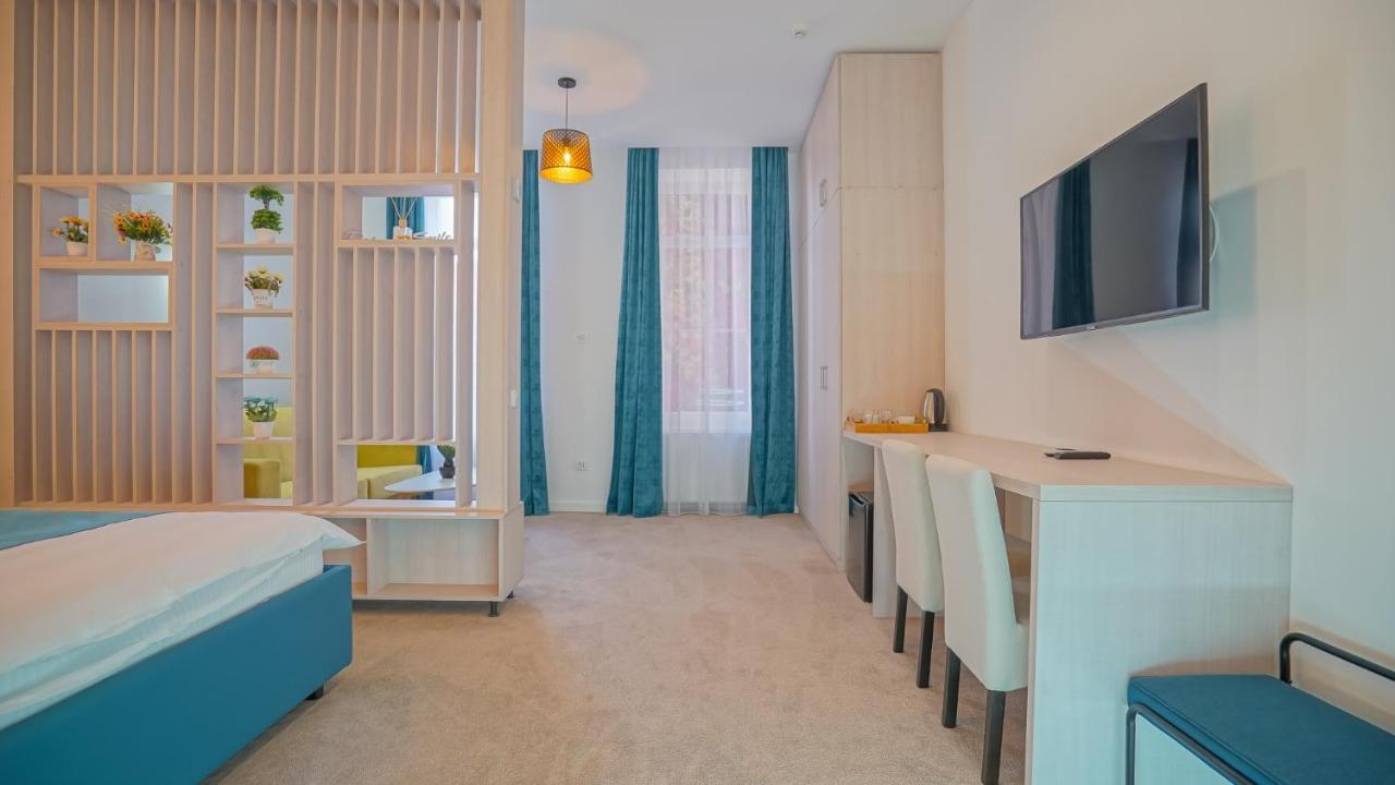 Zoom Rooms Brasov Bagian luar foto