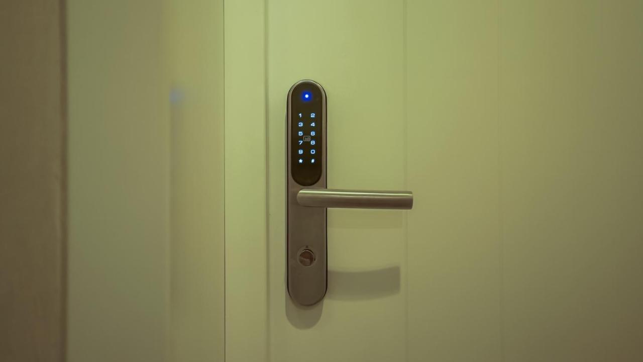Zoom Rooms Brasov Bagian luar foto