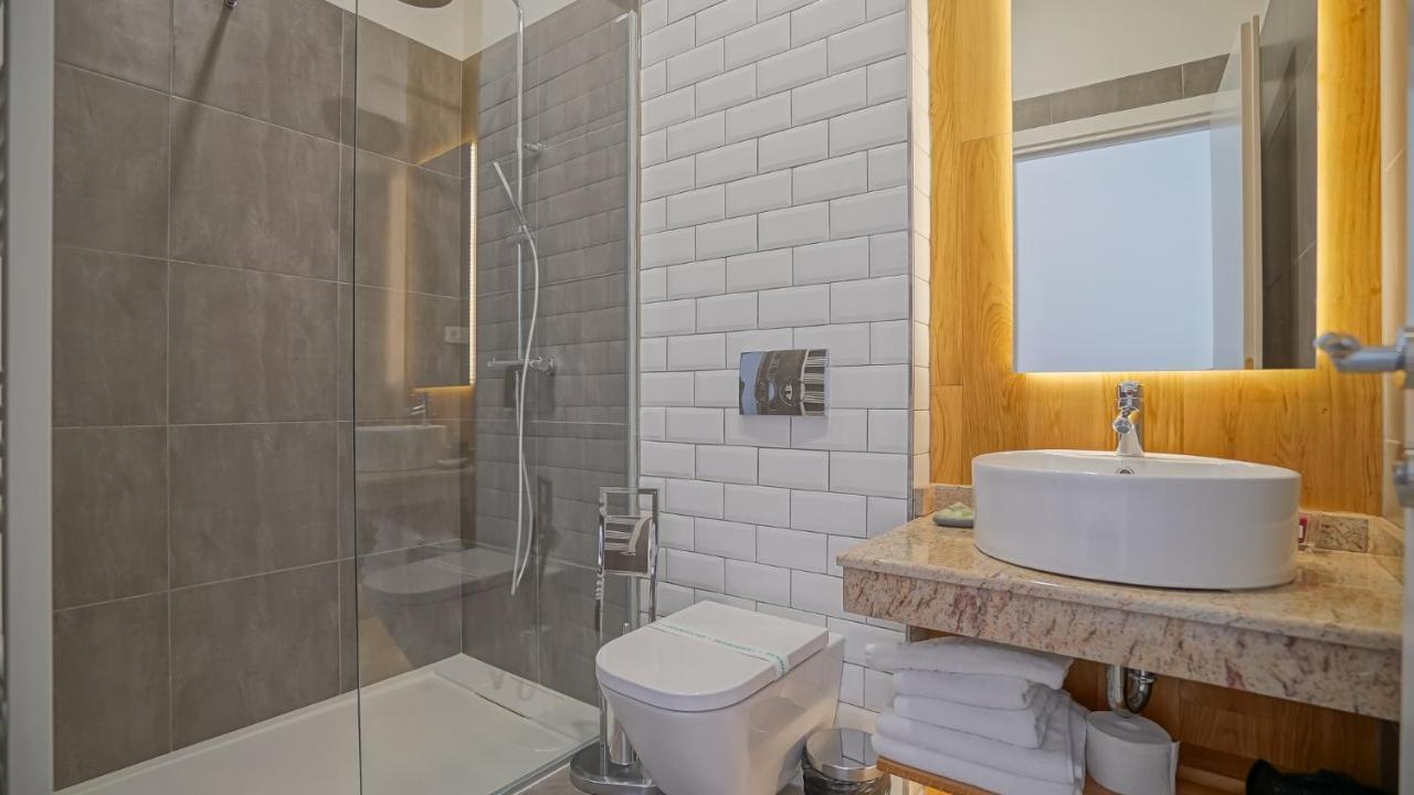 Zoom Rooms Brasov Bagian luar foto